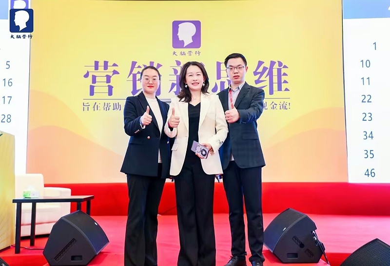 eeea5ffa927858e725bb9e1774a2364