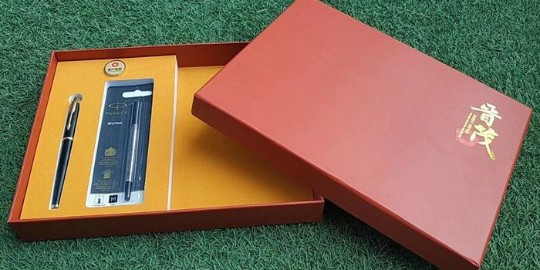 不同类的产品在礼品盒定制时怎样搭配颜色合适